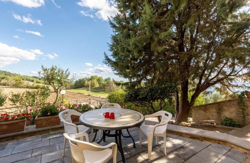 Monte Santa Maria Tiberina Apartment | Cozy Apartment In Monte Smtiberina Pg