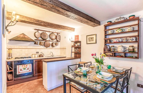 Acqua Loreto Apartment | Cozy apartment in Todi PG with swimming pool