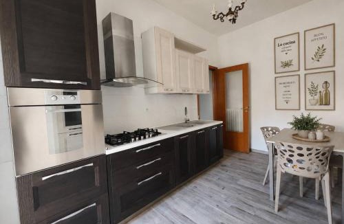 Orsogna House | Cozy apartment overlooking the main square