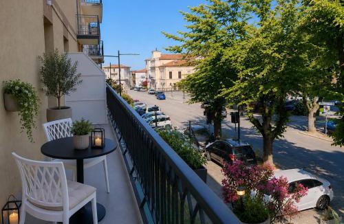 Orsogna House | Cozy apartment overlooking the main square