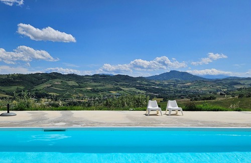 Ortezzano Cabin | Cozy Cabin Retreat in Ortezzano