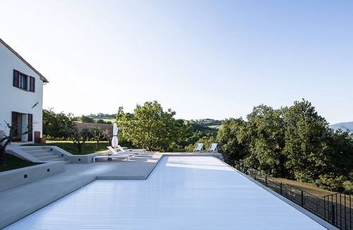 Apiro Villa | Cozy country house with infinity pool and surrounded by sunflowers .