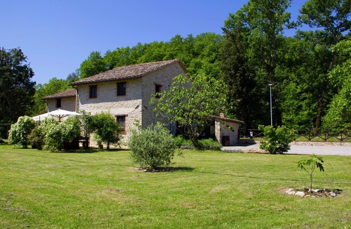 Piegaro House | Cozy Holiday Home in Pietrafitta Umbria with Garden