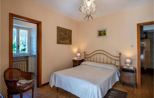 Catignano House | Cozy Home In Catignano With House A Mountain View