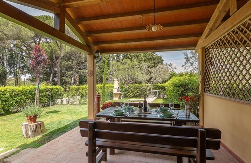 Cecina House | Cozy home in Cecina Marina with WiFi