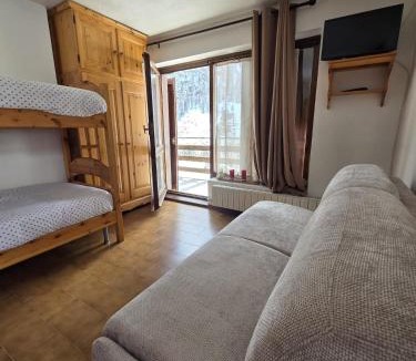 Paquier Apartment | Cozy House in Valtournenche - Il Lupo Affitta