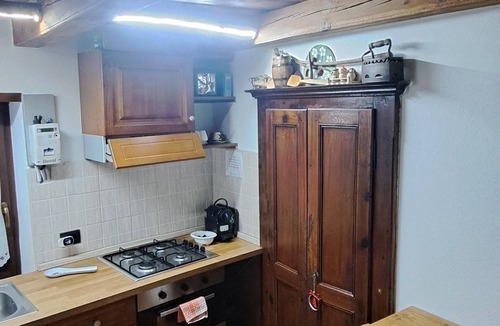 Fontainemore House | Cozy mountain chalet, with private fenced garden, pets allowed!