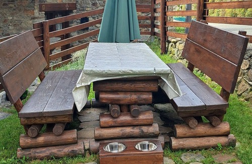 Fontainemore House | Cozy mountain chalet, with private fenced garden, pets allowed!