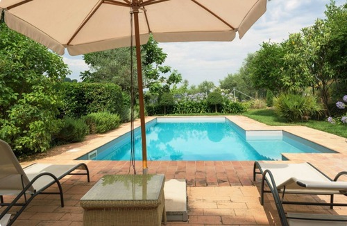 Monte Giberto House | Cozy spacious house with 4 bedrooms, pool, garden & sandy beach 20 min away