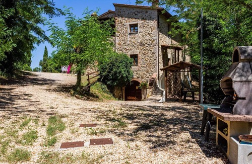Casole d'Elsa Apartment | Cozy Stay With Scenic Views