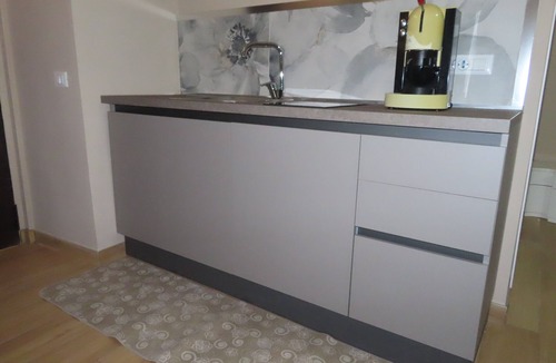 San Giorgio a Cremano Apartment | Cozy studio apartment with kitchen, air conditioning and private bathroom