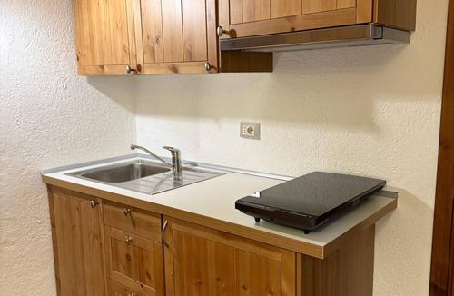 Verrand Apartment | Cozy Studio Apartment at the Verrand