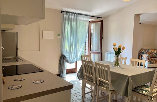 Assisi House | Cozy three-room apartment in the Umbrian countryside.