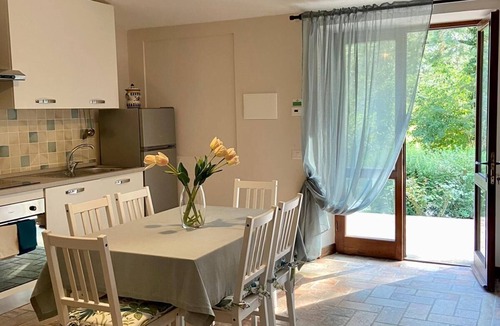 Assisi House | Cozy three-room apartment in the Umbrian countryside.