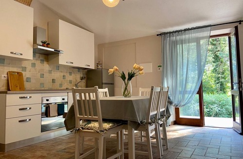 Assisi House | Cozy three-room apartment in the Umbrian countryside.