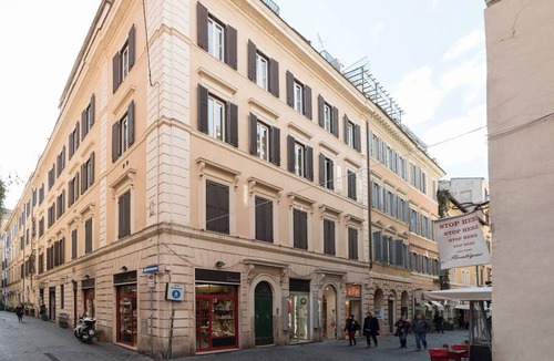 Rione IV Campo Marzio Apartment | Croce Palace unit 6 - Spacious flat with 3 beds/few steps from Piazza di Spagna