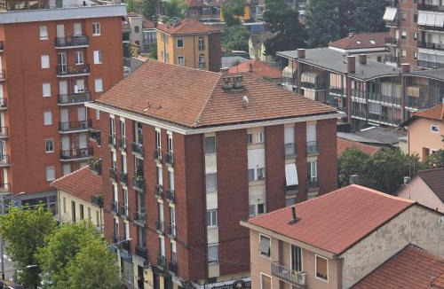 Collegno Apartment | Da Silvia ampio appartamento metro Paradiso