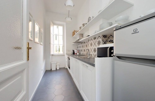 Trastevere Apartment | Dandolo In Trastevere, Splendid, Spacious And Bright 3 Br Apartment By Halldis