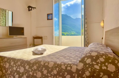 Casamicciola Terme Hostel | Deluxe Double Room with sea view