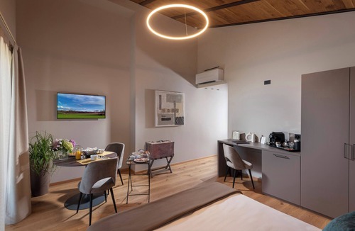 Castagnito Bed & Breakfast | Deluxe Room 102, with balcony - Relais PQlin & Winery.