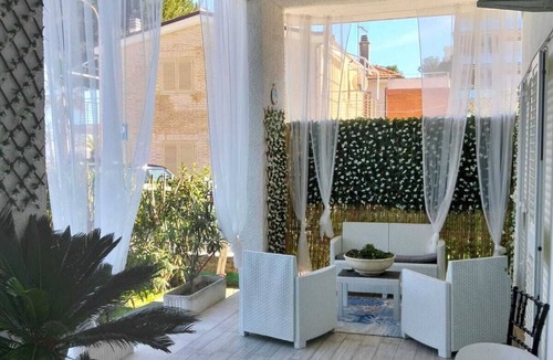 Tortoreto Lido Apartment | Detached apartment private garden facing the sea