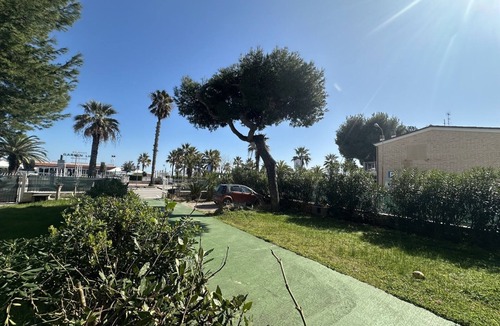 Tortoreto Lido Apartment | Detached apartment private garden facing the sea
