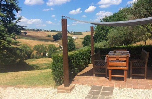Ancona House | Detached farmhouse with pool Sleeps 6 Arcevia