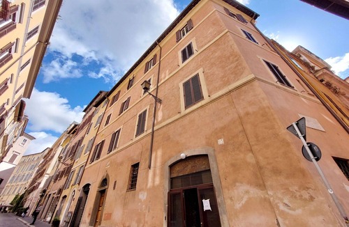 Rione V Ponte Apartment | Di Panico, Magical Navona Duplex With Terrace By Halldis