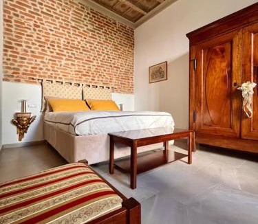 Pavia House | Dimora Boezio7, cozy and charming place in center with private parking