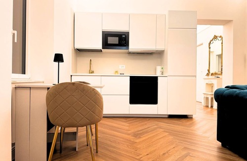 Cava de' Tirreni Apartment | Dimora Smeraldo - an exclusive apartment just 10 minutes from the Amalfi Coast