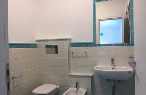 Marina Lido Apartment | Discover CIlento - Mandarin - Room with bathroom - sleeps 3