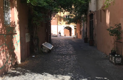 Trastevere Apartment | Dolce Vita in Trastevere III