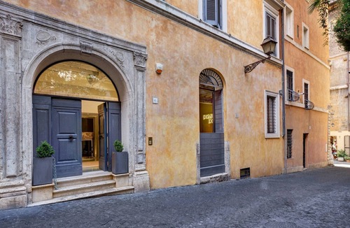 Rione V Ponte Apartment | Domus Domitia LUXURY HOUSE!