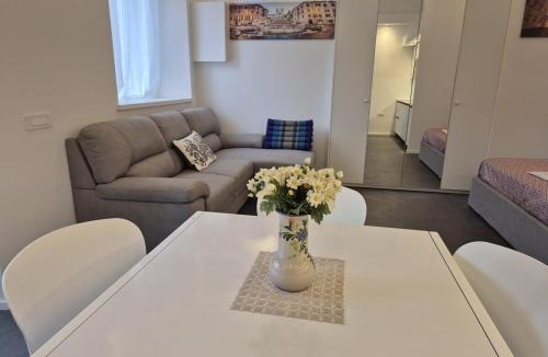 Salario House | Domus Tirso Mini Loft with independent entrance