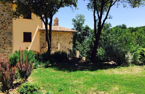 Todi House | Donna Giselda: apartment for 4 people with garden and swimming pool