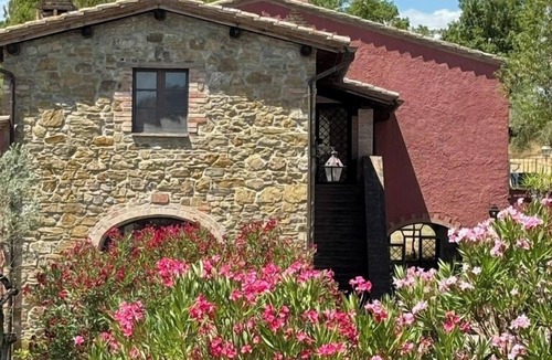 Magione Apartment | Double bedroom Oliveto