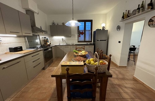 Lugo Apartment | Double room Cotogno's colors