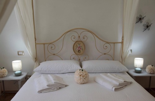 Marta House | Double Room with Pool View