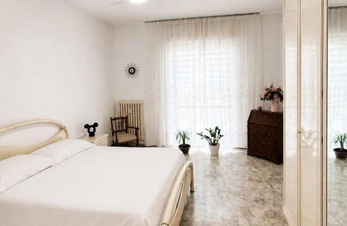 Pineta House | Double Room with Private Bathroom 6 Minutes from the Sea