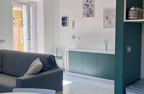 Praia a Mare Apartment | Downtown apartment in period building