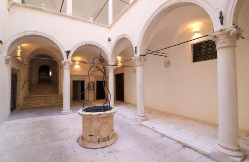 L'Aquila Apartment | Dragonetti Luxury House - Ascensore - Wi Fi- City center