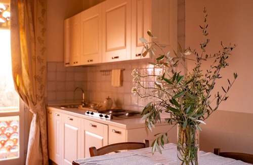 Santa Veneranda Apartment | Drei-Zimmer-Panorama-Wohnung mit Terrasse und Sommerpool by Interhome