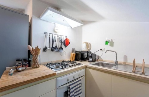 Rione III Colonna Apartment | Elegant 17th-Century Apartment in the Heart of Romen