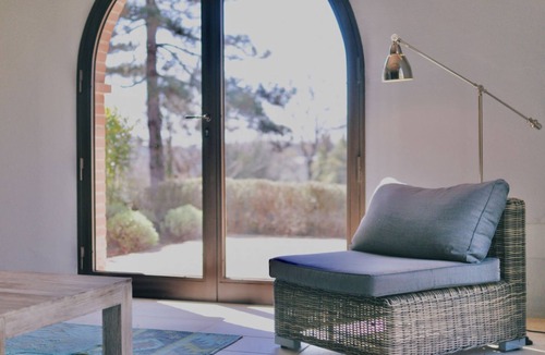 Trequanda Villa | Elegant and spacious two-storey villa of 142 m2 composed on the ground floor of a large living room, kitchen complete with dishwasher, microwave oven, electric oven, coffee machine, kettle, fridge and freezer.On the first floor we find a double bedroom w