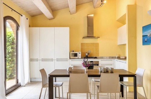 Trequanda Villa | Elegant and spacious two-storey villa of 156 m2 consisting of a large living room, kitchen complete with dishwasher, microwave oven, electric oven, coffee machine, kettle, fridge and freezer.Indoor and outdoor dining area, a master double bedroom with pr