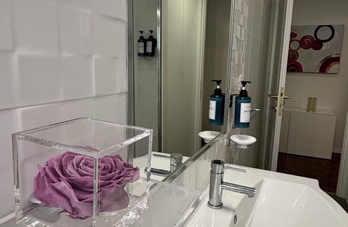 Quartiere Coppede Apartment | Elegant Apartment Near Metro Line B - Luiss Guido Carli
