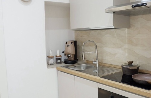 Rione Sanita House | Elegant apartment with 2 suites, private bathrooms and shared kitchen