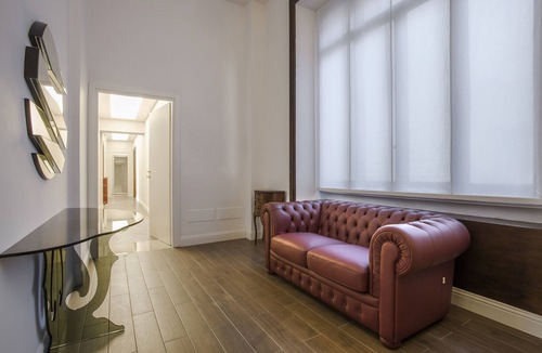 Rione II Trevi Apartment | Elegant apartment with king-size bed close to Trevi Fountain