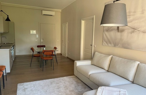 Tricolore Apartment | Elegant & Bright Living in the City Centre