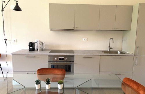Tricolore Apartment | Elegant & Bright Living in the City Centre